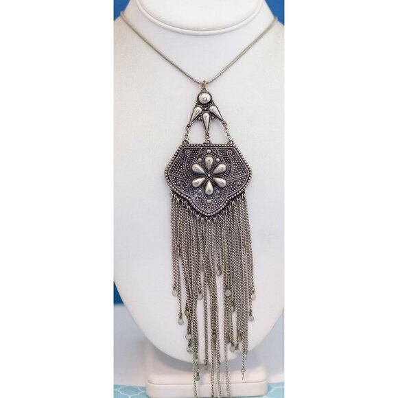 30 inch, Vintage Silver Tone Floral Symbolic Multi Chains Tassel Necklace - R36 - Picture 2 of 3